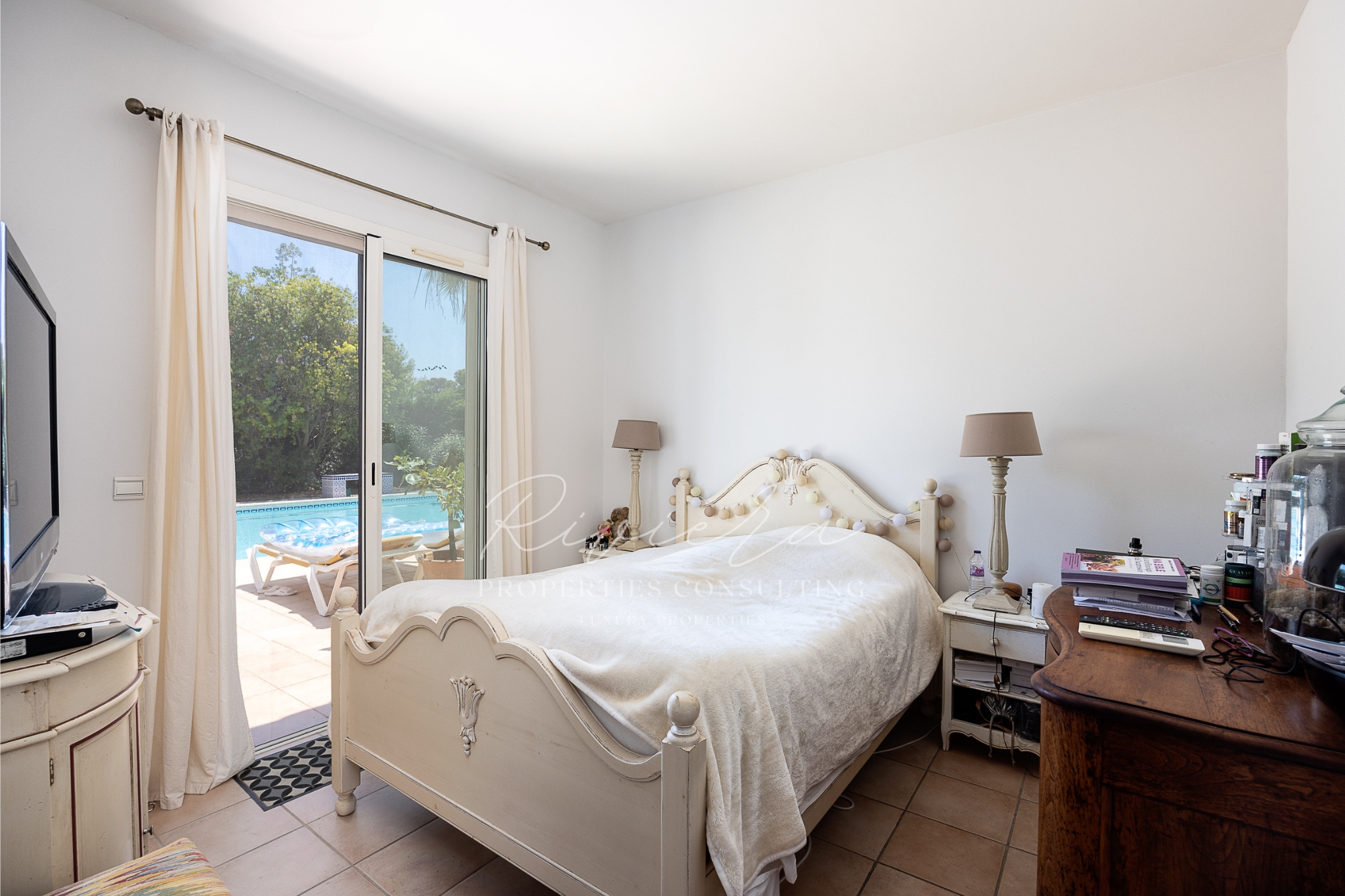 Provençal style villa - Cap d'Antibes - bedroom