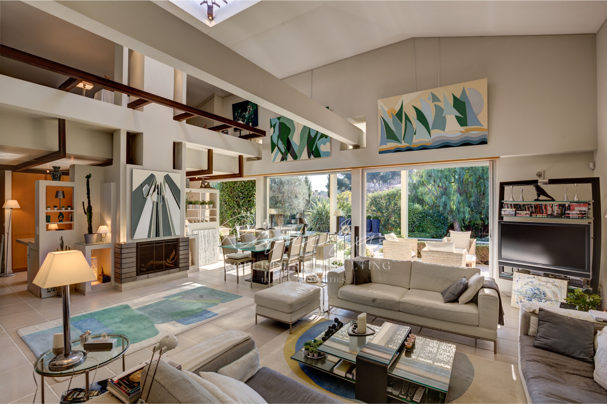 five bedroom property - Cap d'Antibes - living room