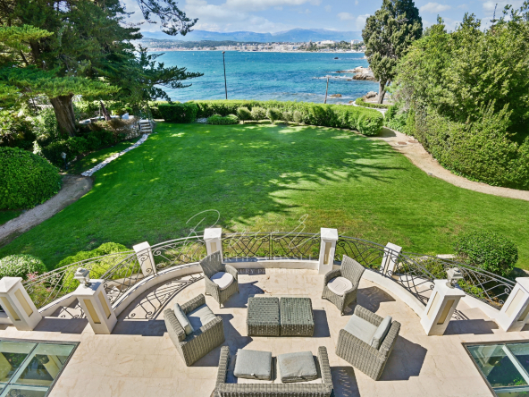 Waterfront Property - Cap d'Antibes - sea view