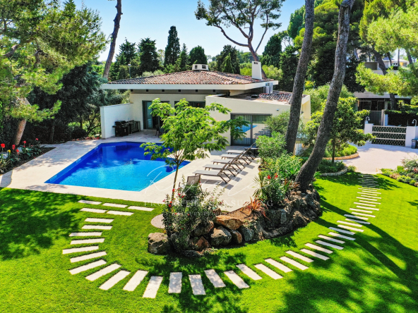 sought after area property - Cap d'Antibes - real estate