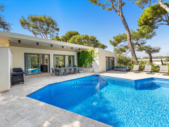 sought after area property - Cap d'Antibes - swimming pool